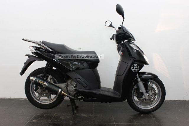 2009 Aprilia SportCity Cube 300 #9