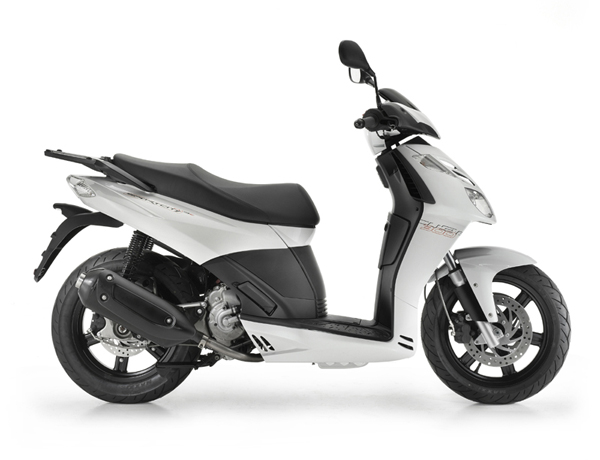 2009 Aprilia SportCity Cube 300 #8