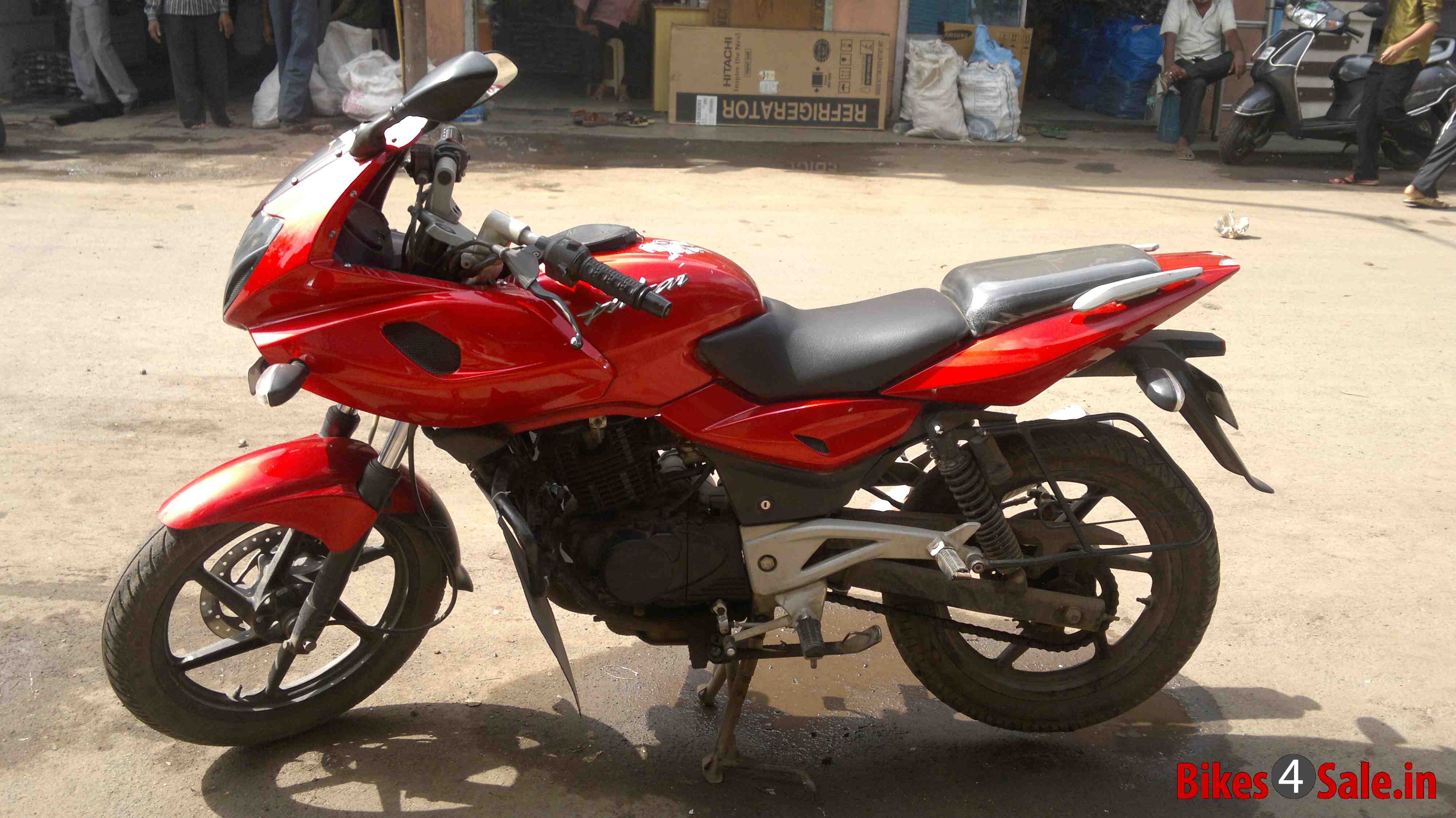 Bajaj Pulsar 220 DTS-i #9