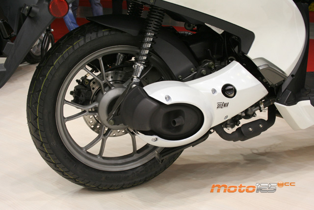 2011 Benelli Macis 125 #7