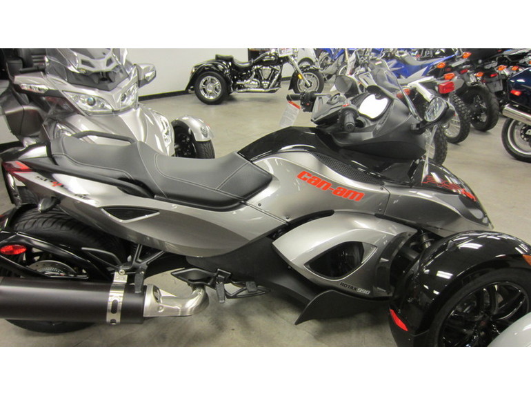 2011 Can-Am Spyder Roadster RS #8