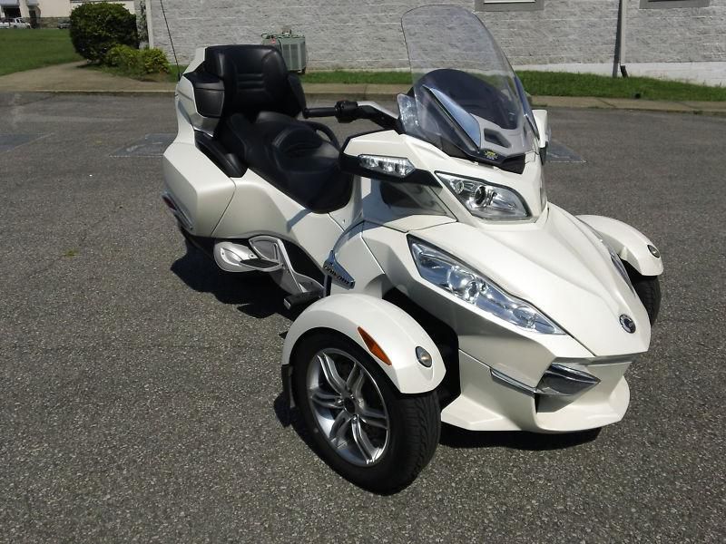2011 Can-Am Spyder Roadster RT Limited #10