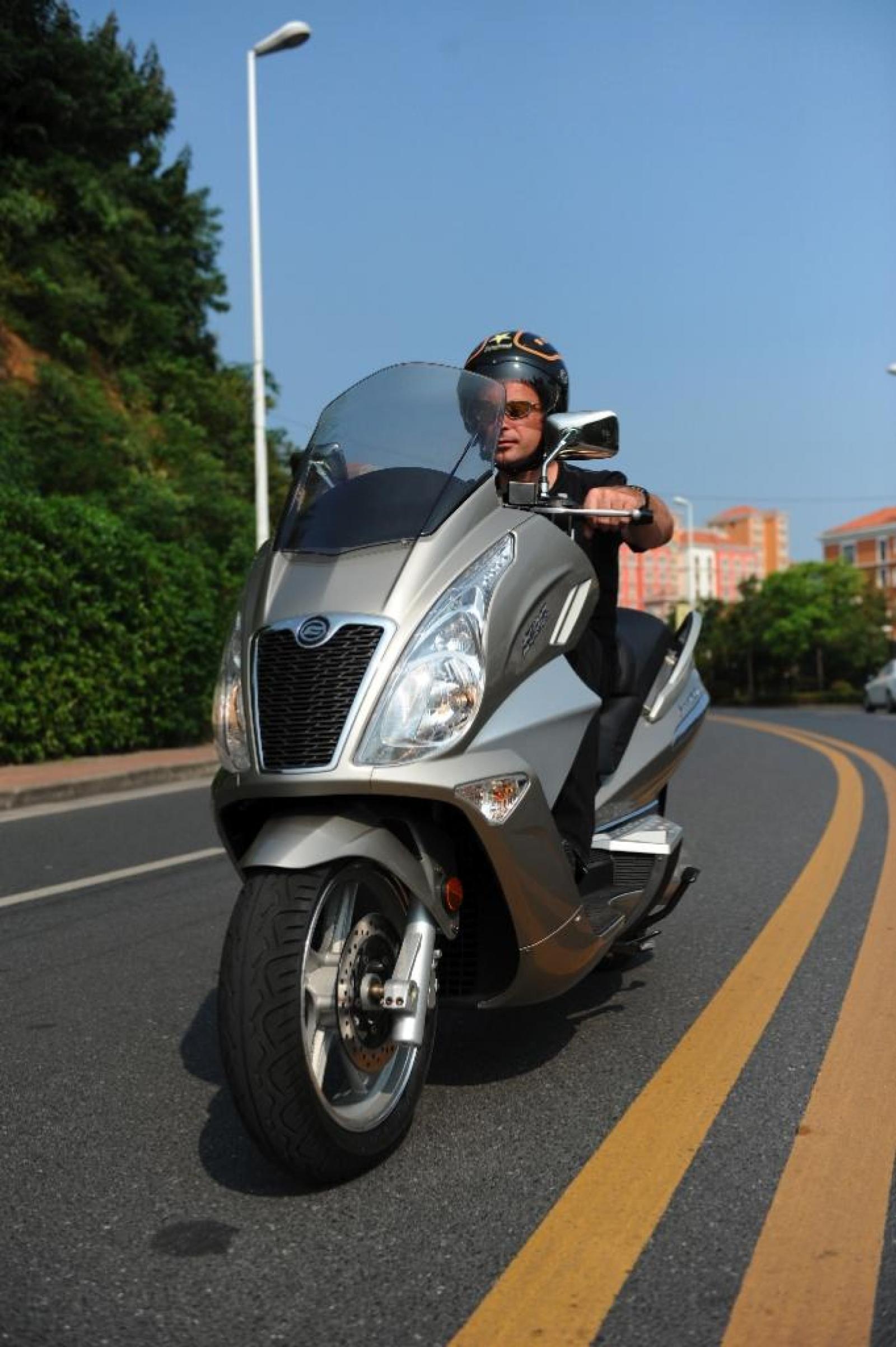 Cfmoto 250 jetmax. Скутер Jet Max 250. CF Moto Jetmax 250. Скутер CFMOTO 250. ЦФ мото скутер 250 в.