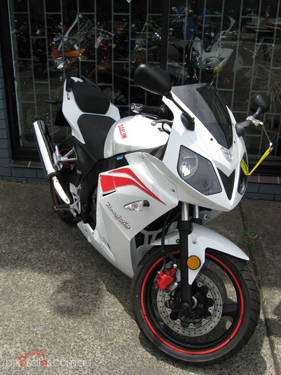 2011 Daelim VJF 250 #10