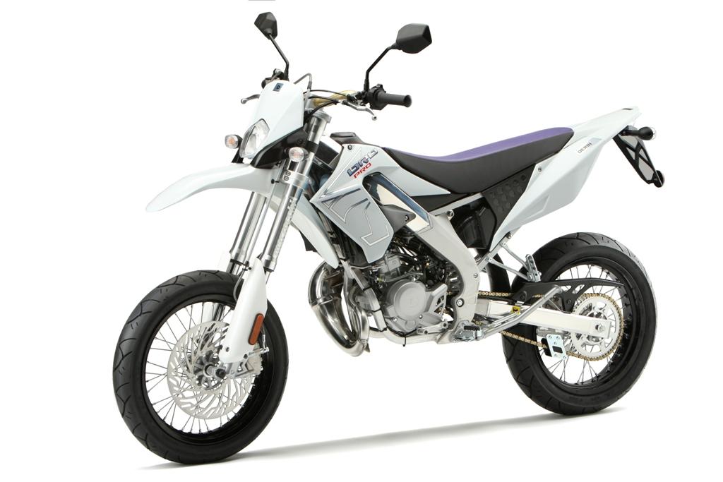 Evolution 50. Derbi Senda 50 ПТС. Дерби сенда 50 вилка. Рама derbi Senda DRD 2011. Derbi Senda 50 производитель.