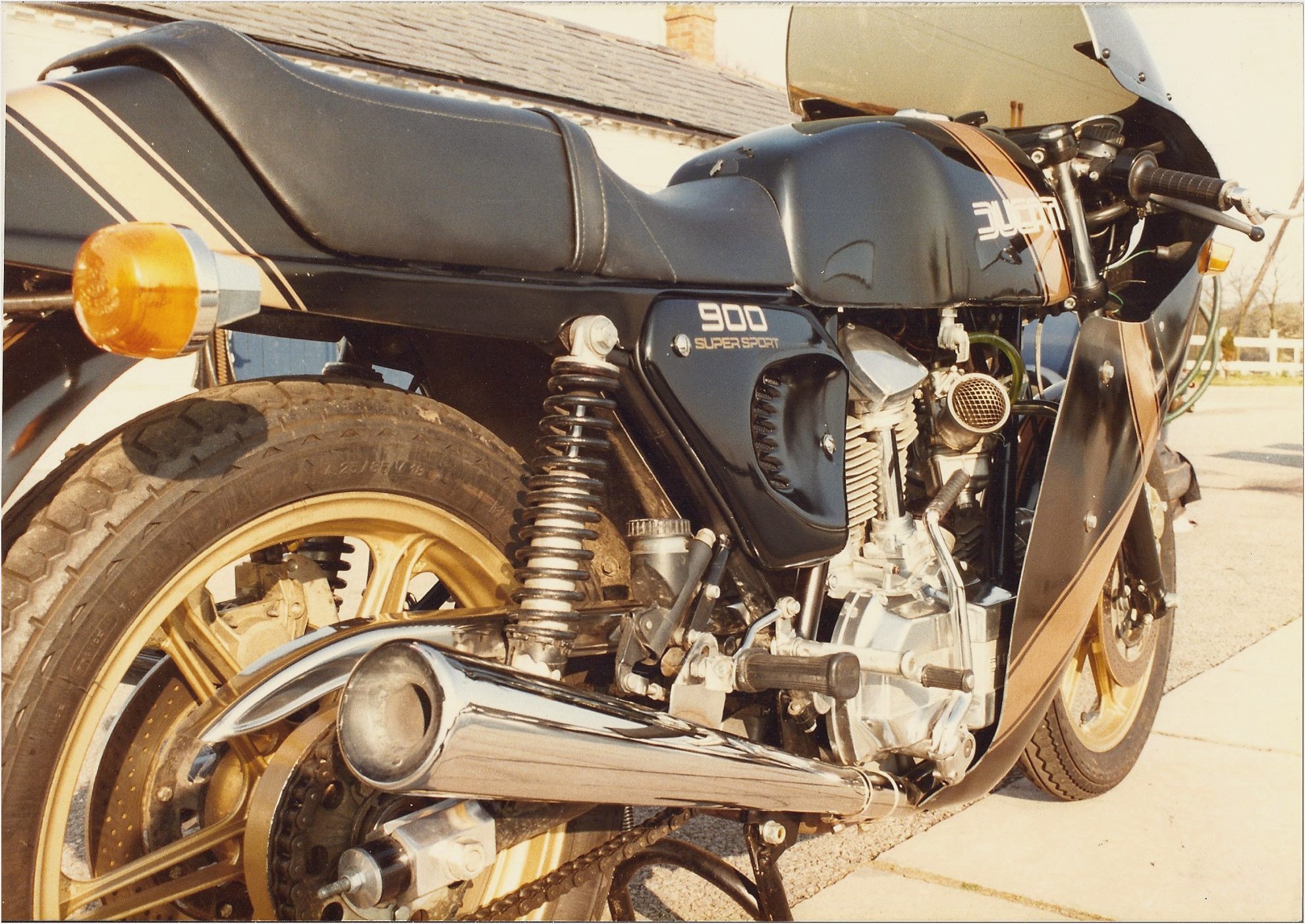 1986 Ducati 1000 SS Hailwood-Replica #9