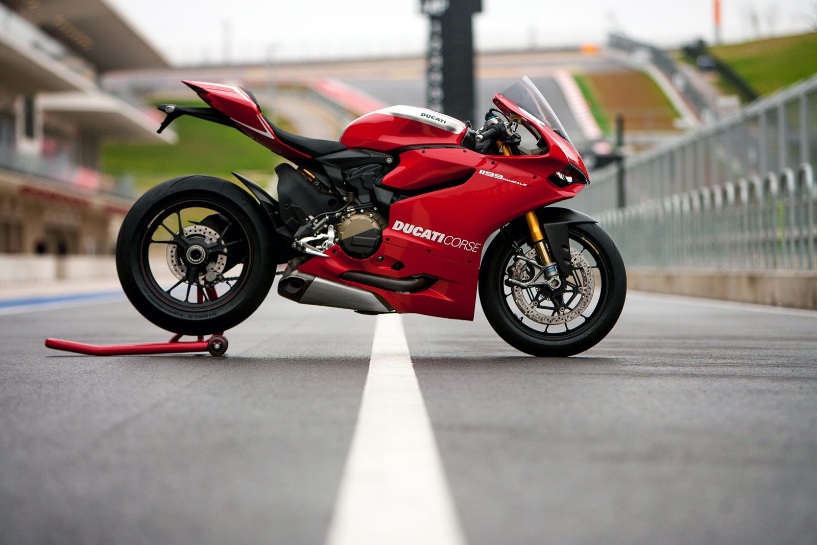 2013 Ducati 1199 Panigale R #7