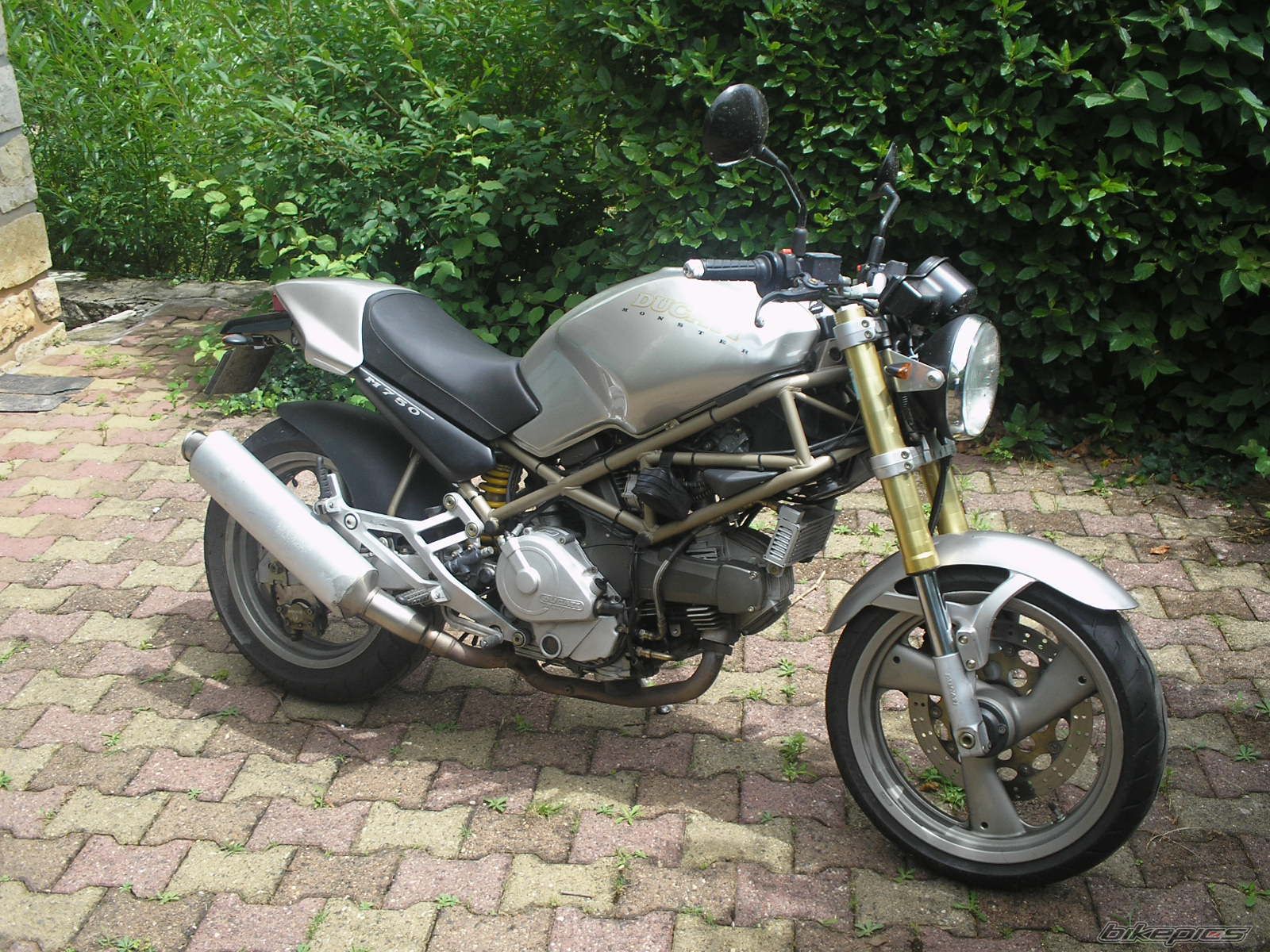 1997 Ducati 750 Monster #9