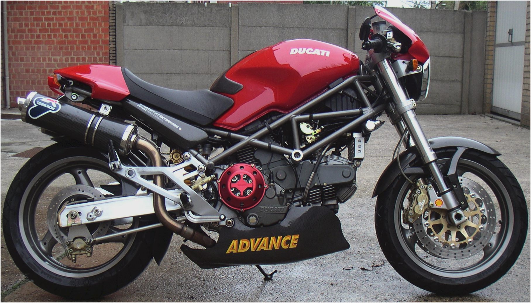 Ducati monster 900