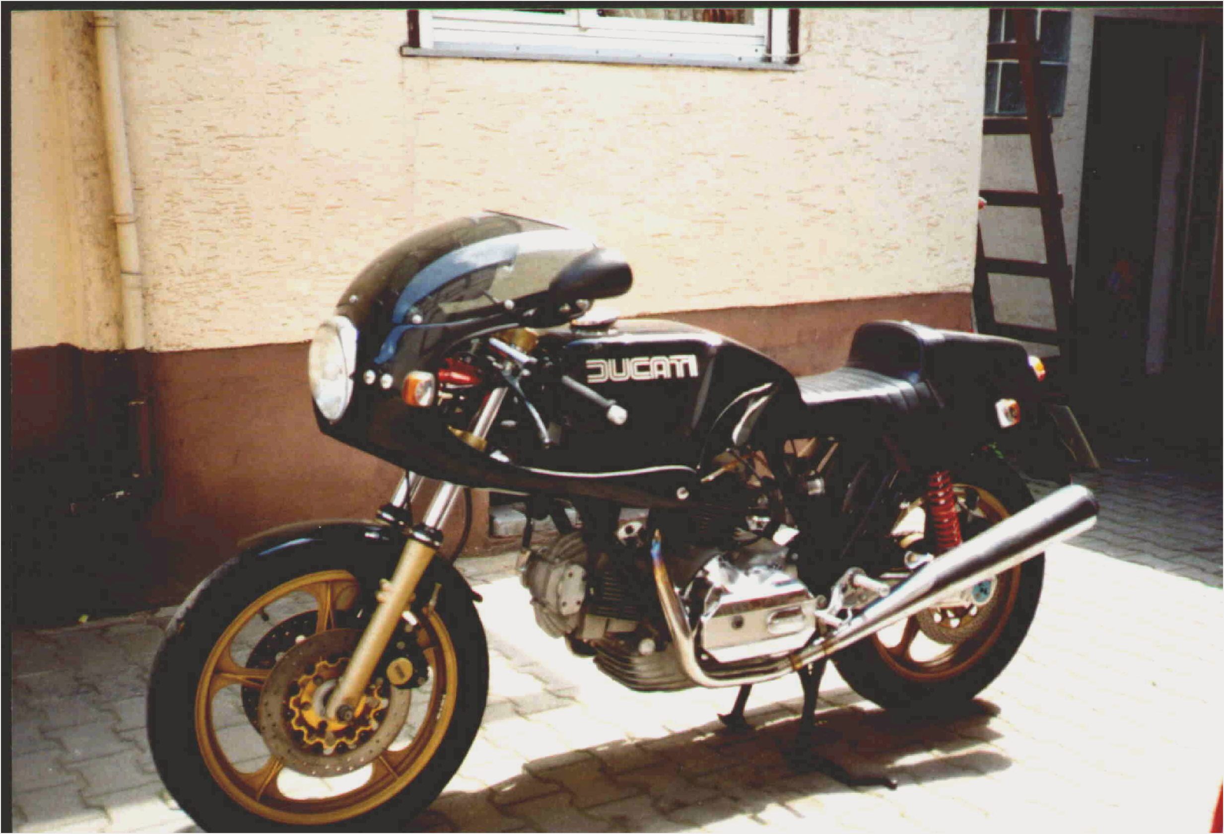 1982 Ducati 900 SS Hailwood-Replica #10