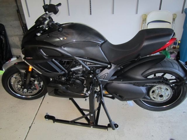 2012 Ducati Diavel Carbon #8