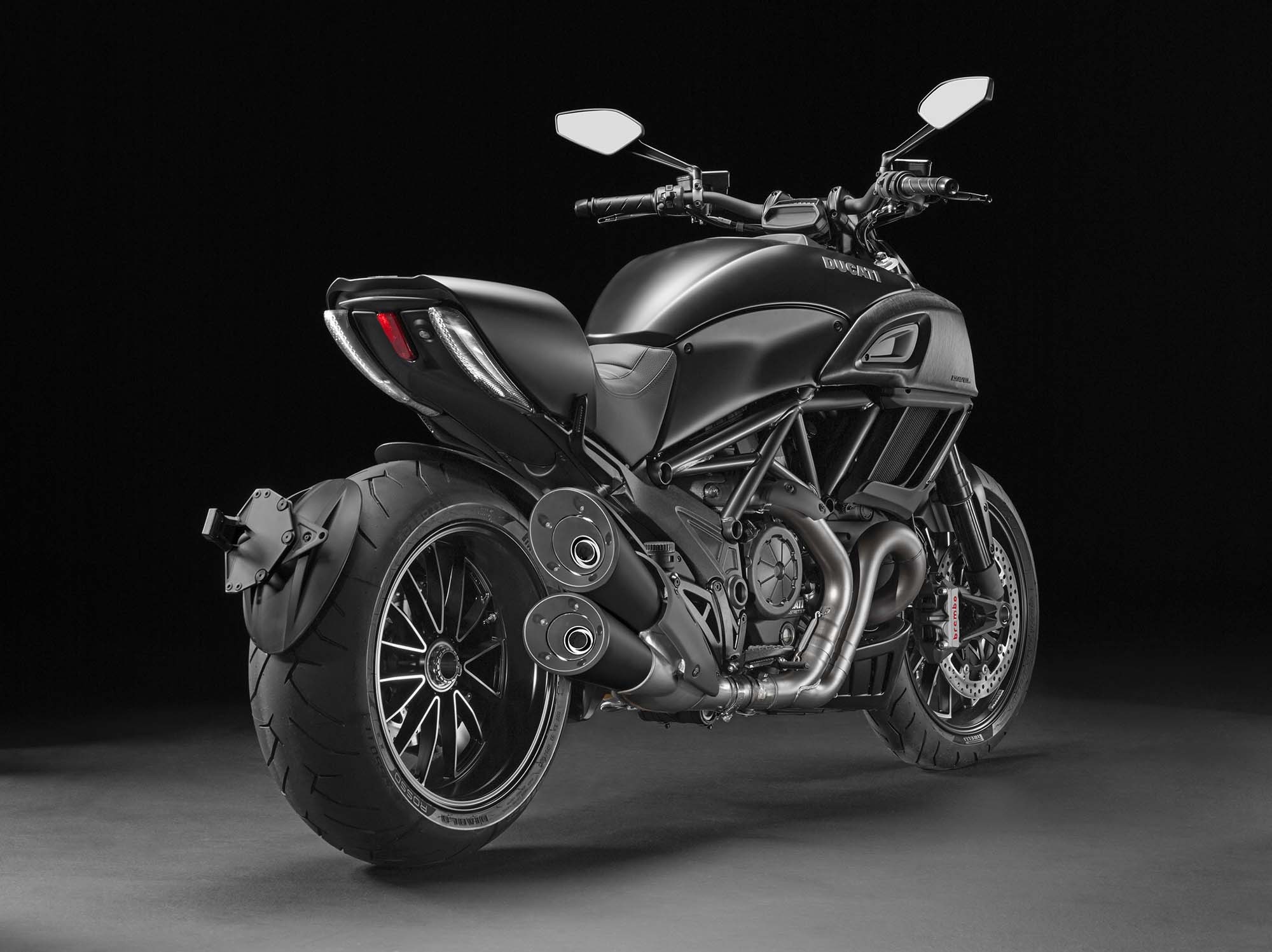 2014 Ducati Diavel Carbon #9