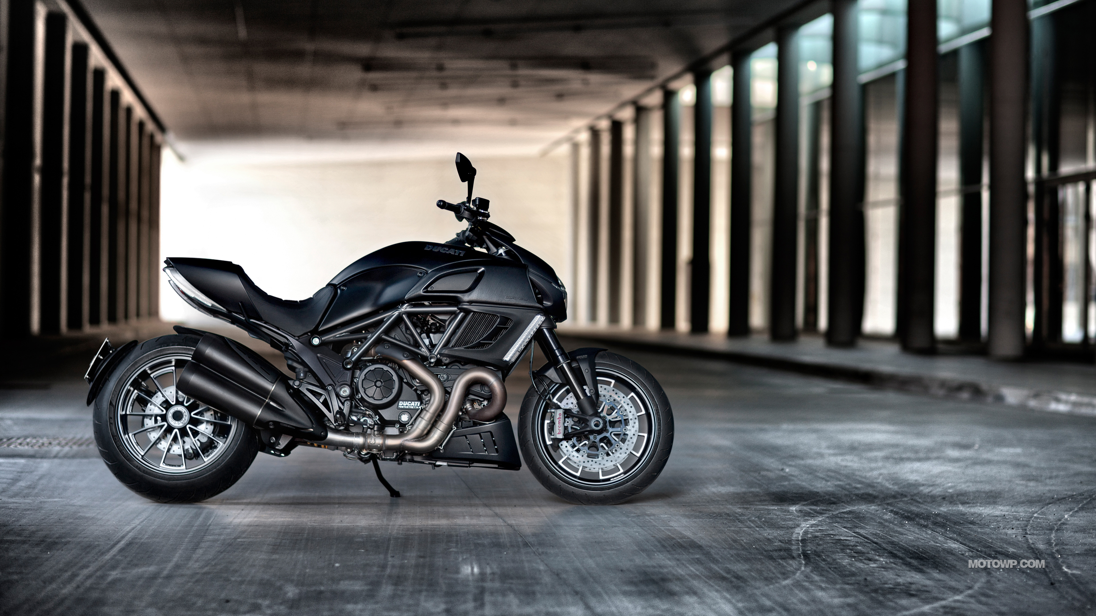 2014 Ducati Diavel Dark #10