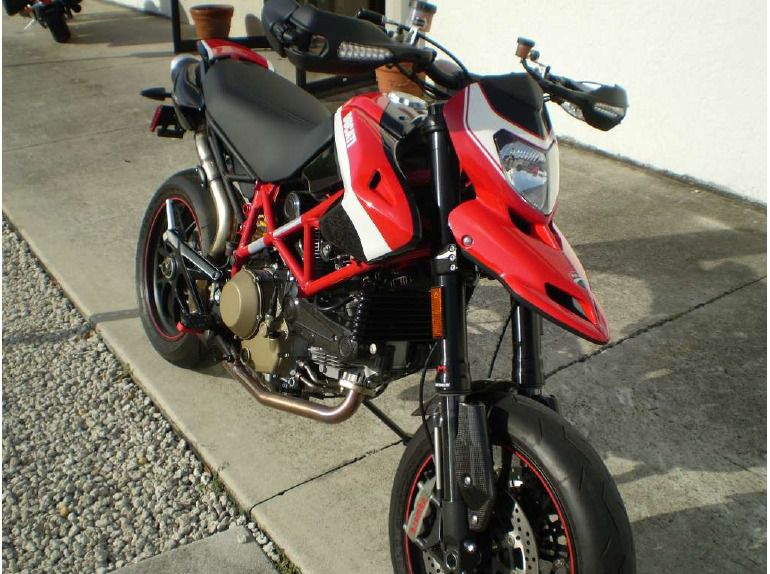 2012 Ducati Hypermotard 1100 Evo #8