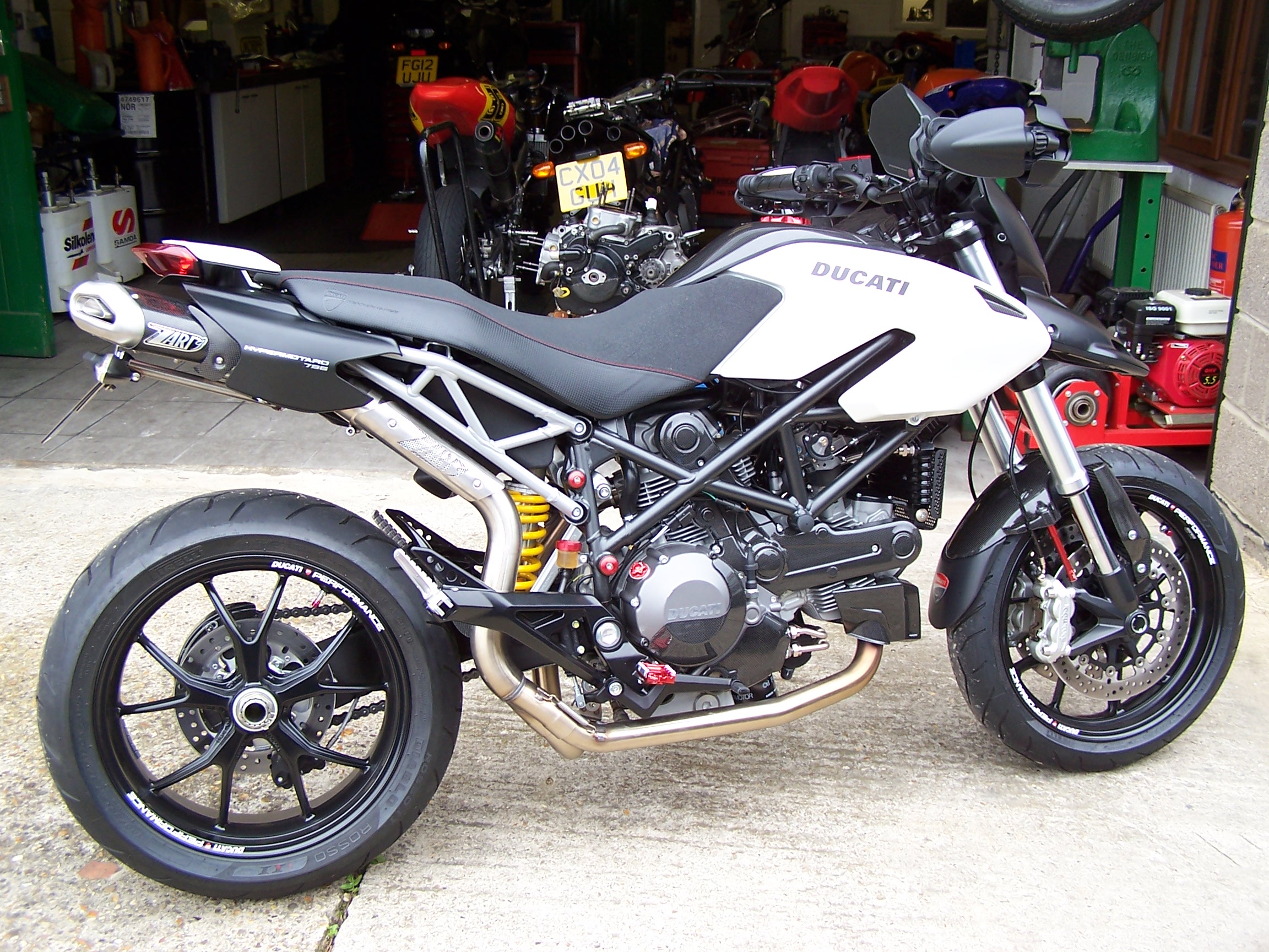 Ducati Hypermotard 796 #9