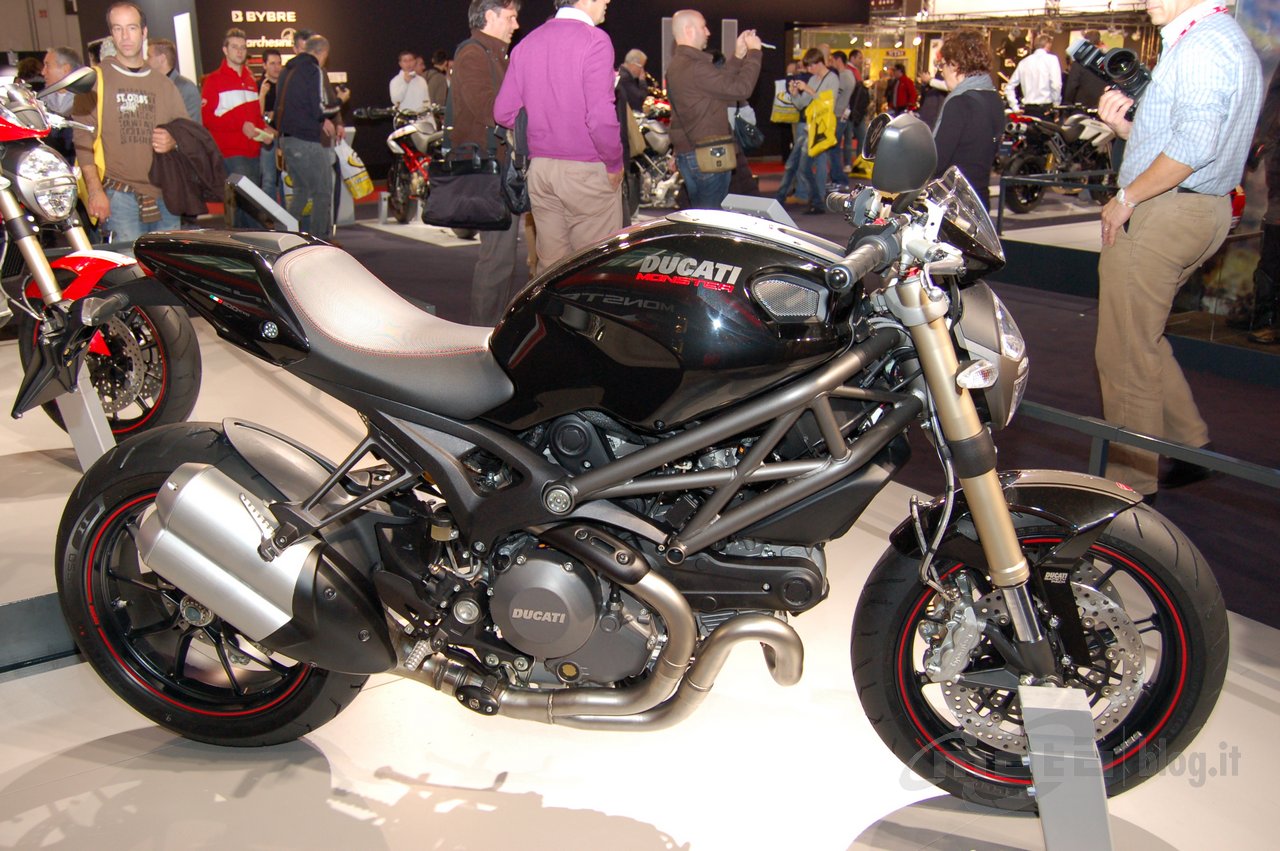 2011 Ducati Monster 1100 Evo #7