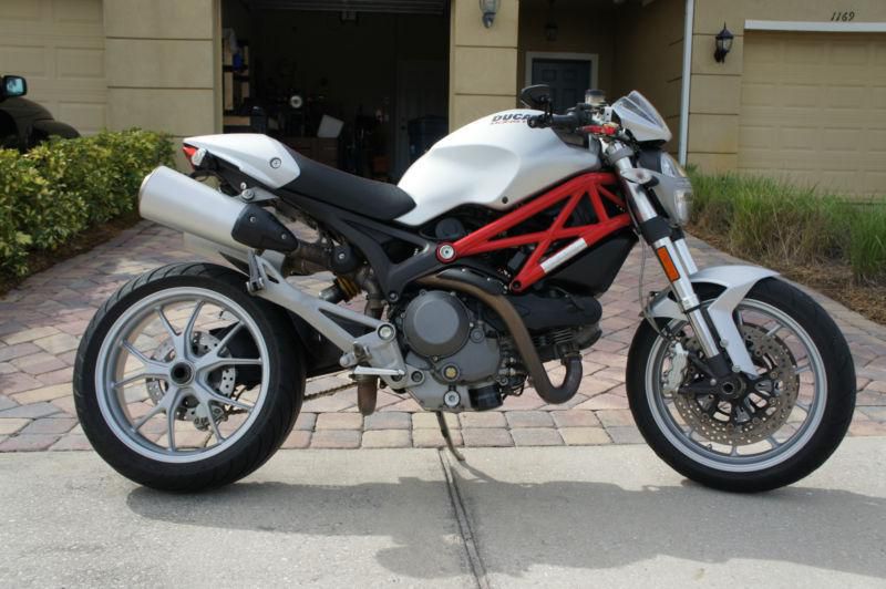 2009 Ducati Monster 1100 #9