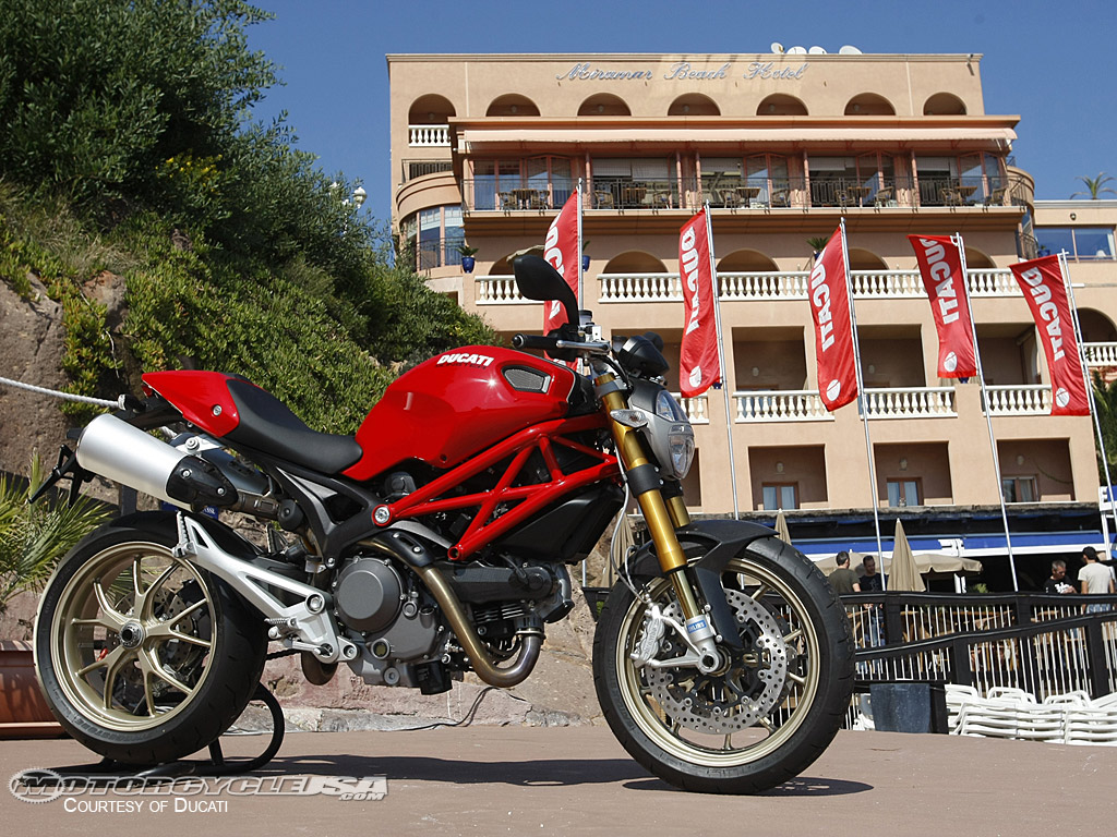 Ducati Monster 1100S #8