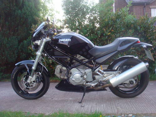 2005 Ducati Monster 620 Dark #9