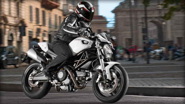 2014 Ducati Monster 696 #9