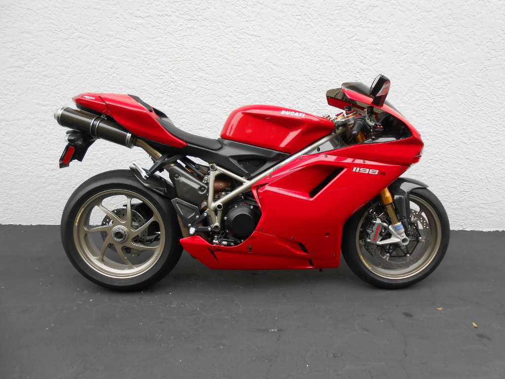 2009 Ducati Superbike 1198 S #9
