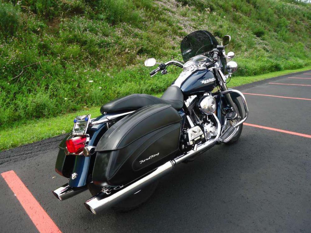 Собранные мотоциклы. Харлей Дэвидсон Road King 2004. Harley Davidson Road King Custom. Харлей Дэвидсон роад Кинг сзади. Харлей Дэвидсон роад Кинг 1994.