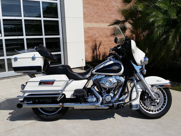 2012 Harley-Davidson FLHTC Electra Glide Classic #7