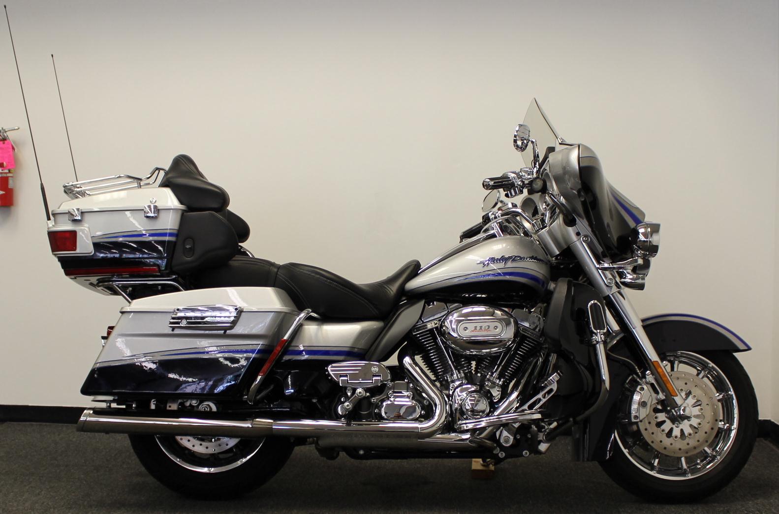 2009 Harley-Davidson FLHTCUSE4 CVO Ultra Classic Electra Glide #10