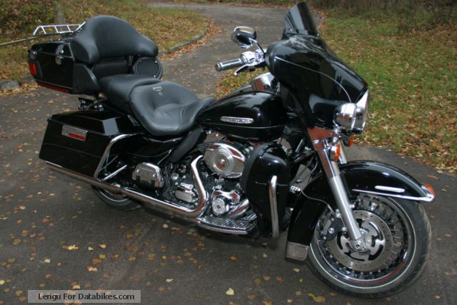 2011 Harley-Davidson FLHTK Electra Glide Ultra Limited #7