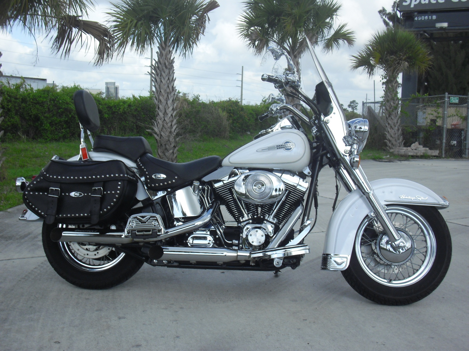 2004 Harley-Davidson FLSTCI Heritage Softail Classic #8