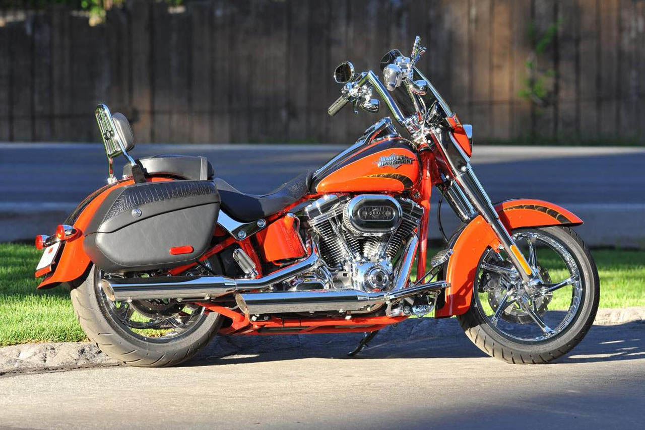 2010 Harley-Davidson FLSTSE CVO Softail Convertible #7