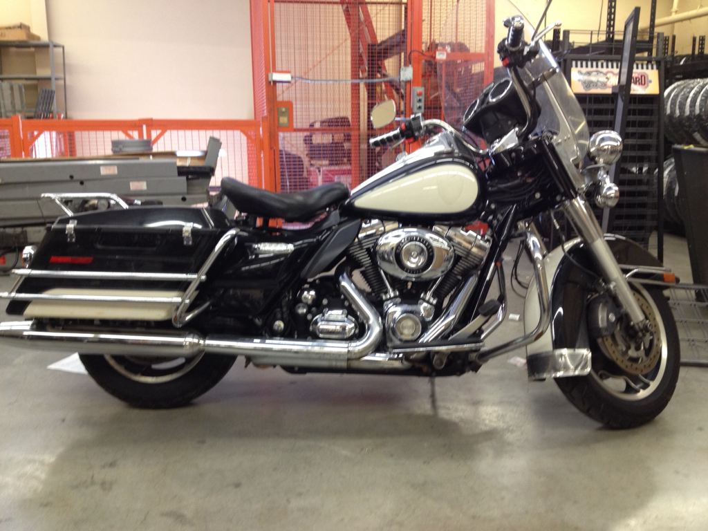 2014 Harley-Davidson Road King Police #9