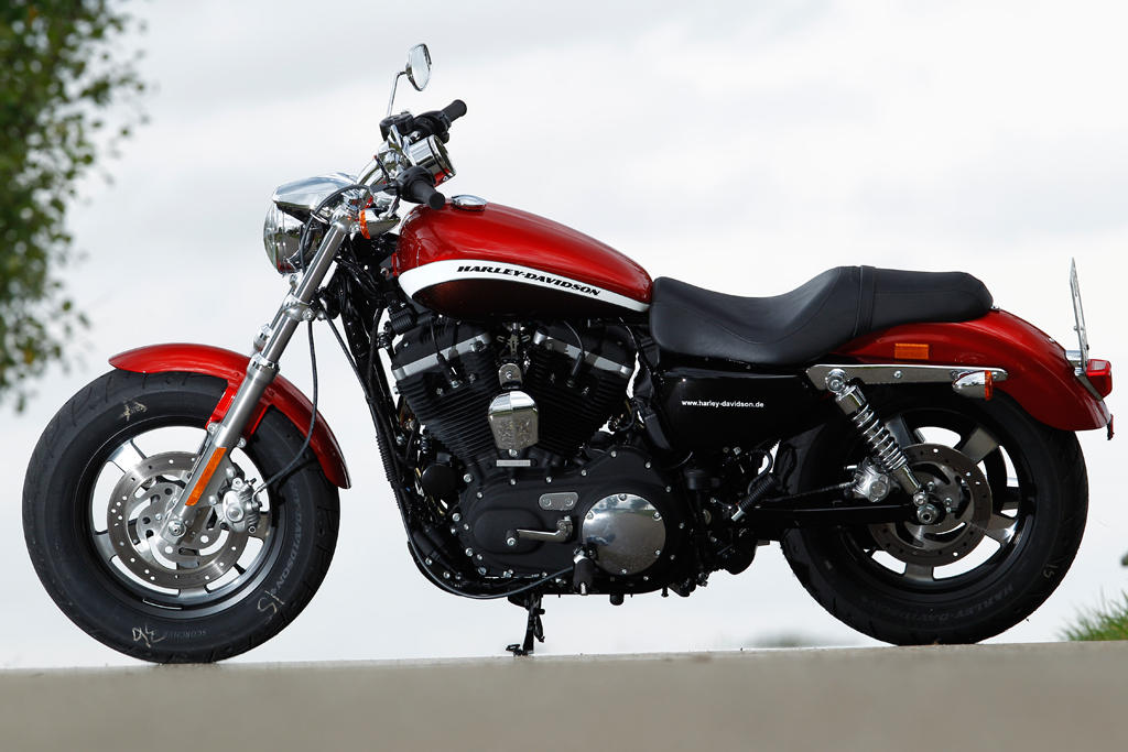 2013 Harley-Davidson Sporster 1200 Custom #10