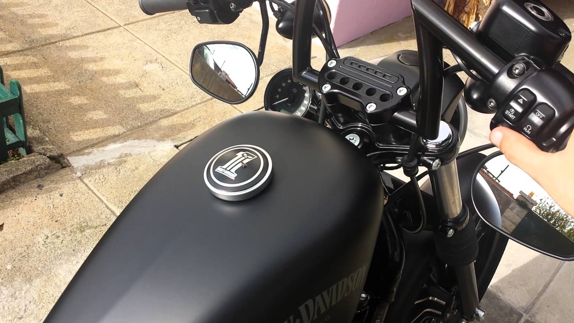2014 Harley-Davidson Sportster Iron 883 #8