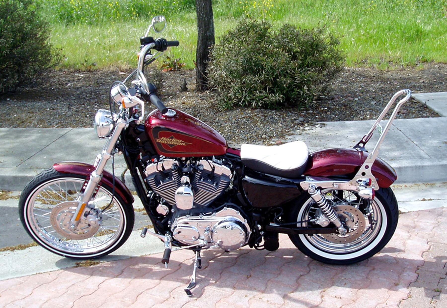 2014 Harley-Davidson Sportster Seventy-Two Dark Custom #8