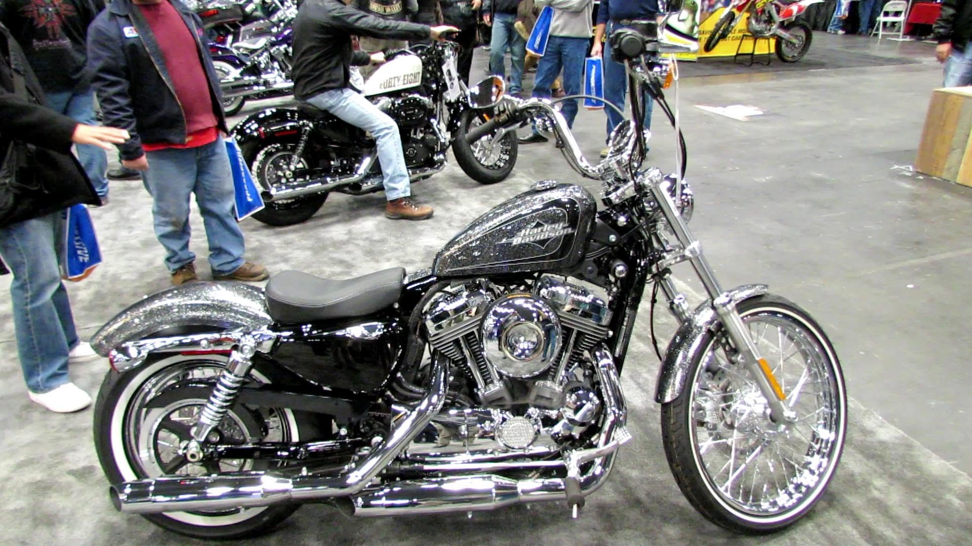 2013 Harley-Davidson Sportster Seventy-Two #10