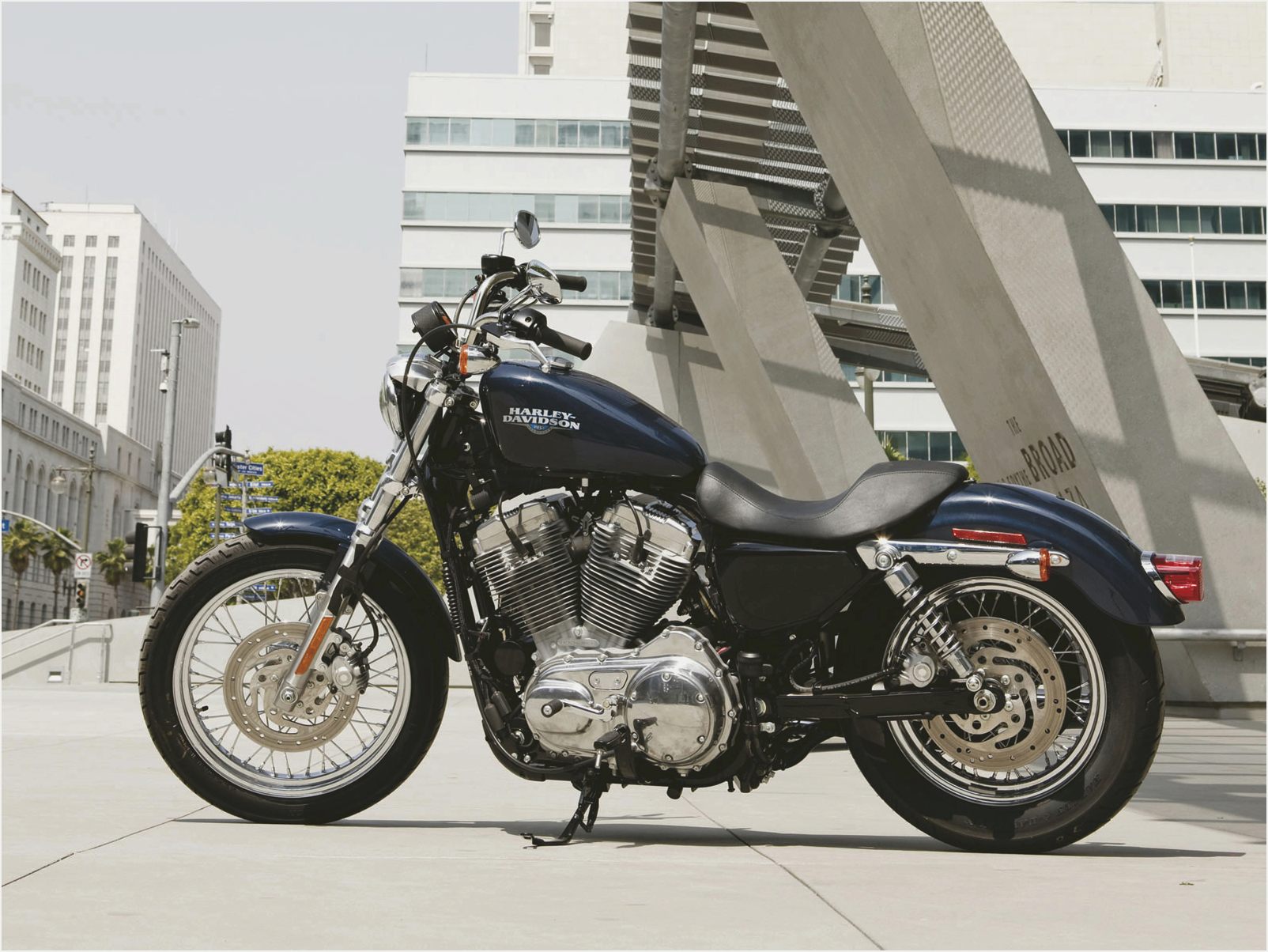 2010 Harley-Davidson XL883L Sportster 883 Low #8