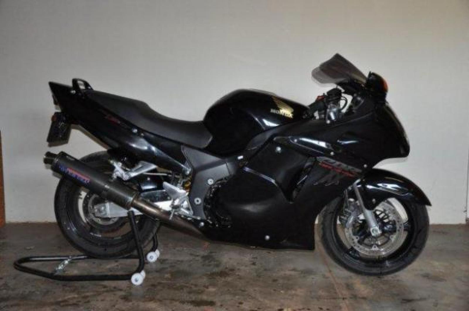 1998 Honda CBR1100XX Super Blackbird #8