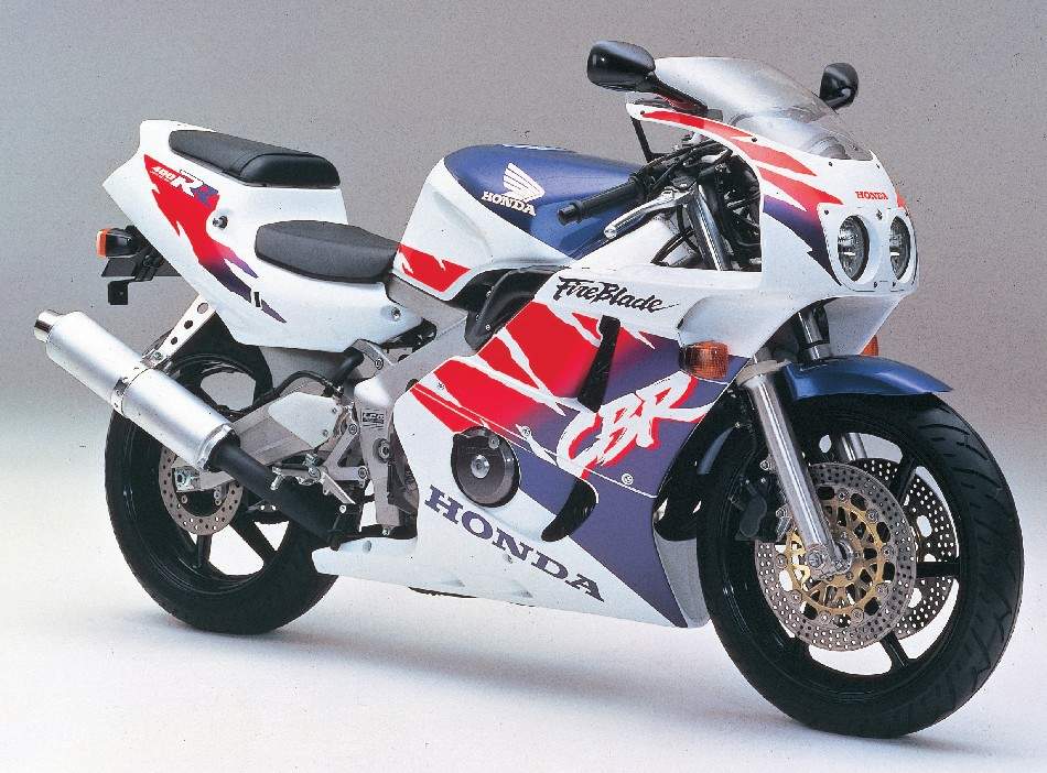 1994 Honda CBR400RR #10