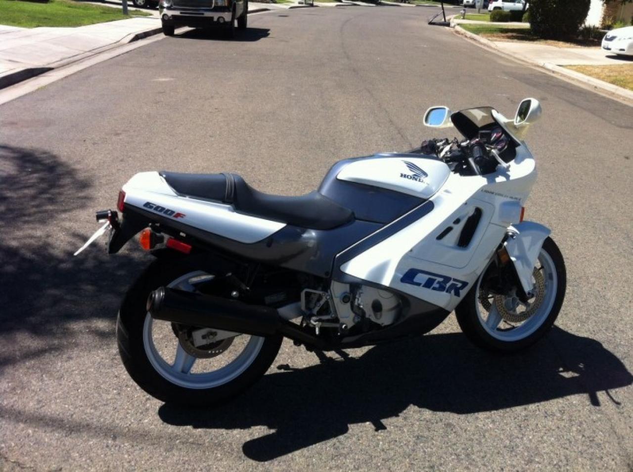 1988 Honda CBR600F (reduced effect) #10