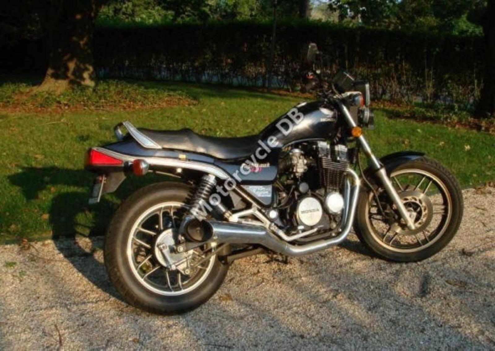 1983 Honda CBX550F (reduced effect) #7