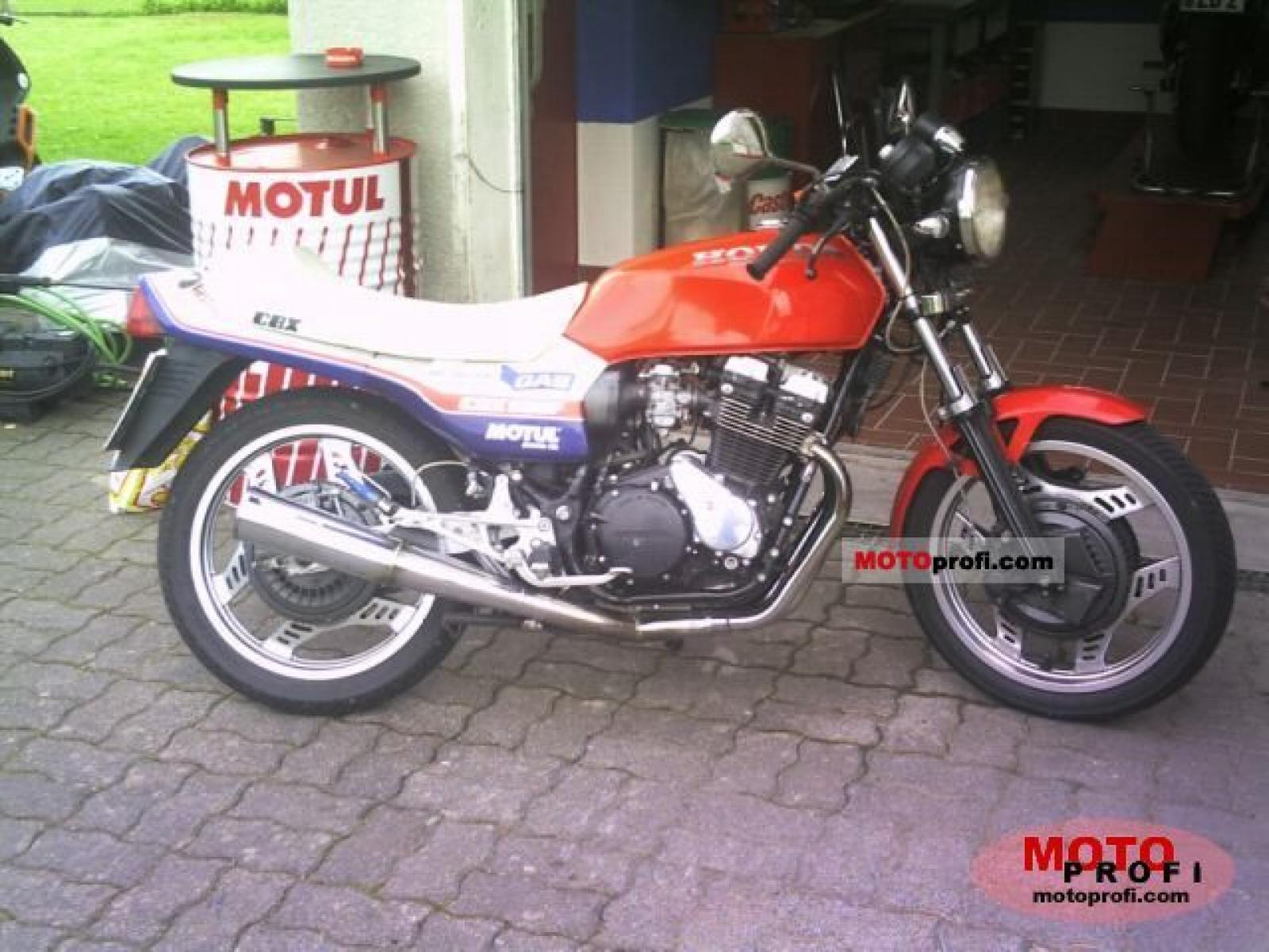1983 Honda CBX550F2 (reduced effect) #8