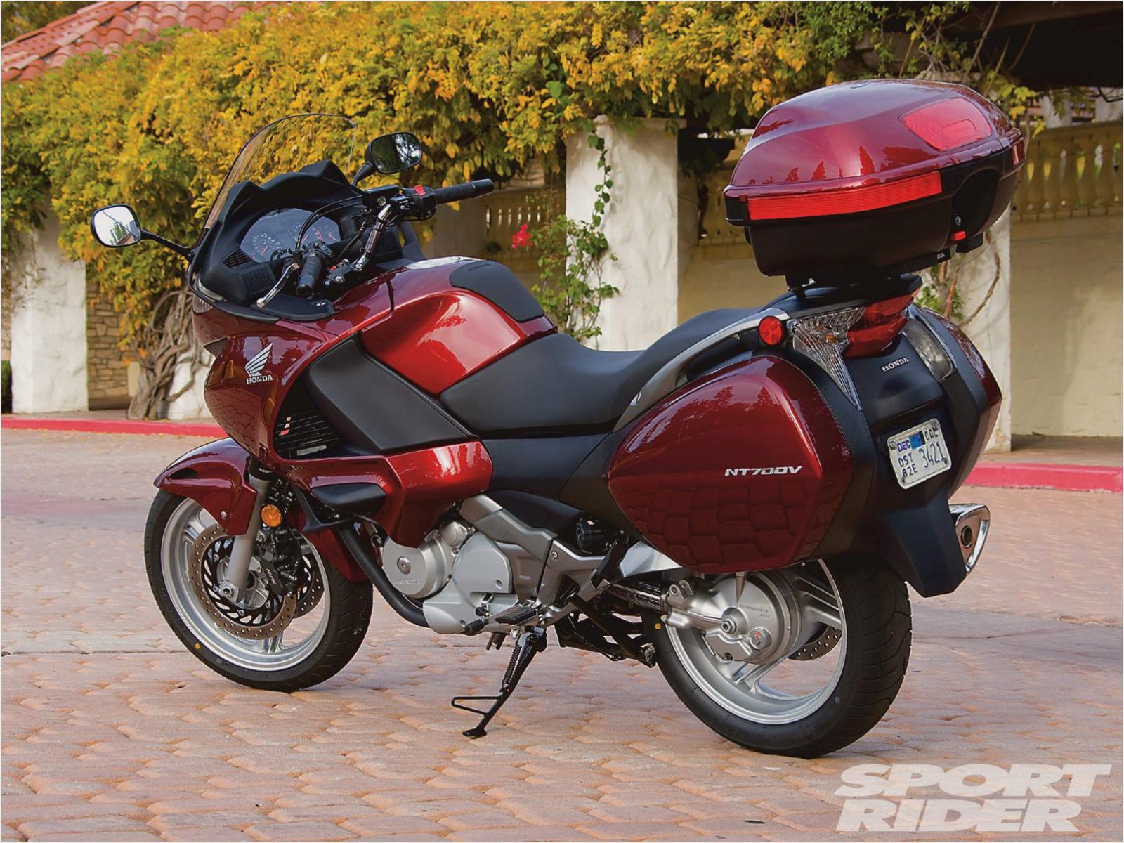 2010 Honda Deauville 700 C-ABS #8