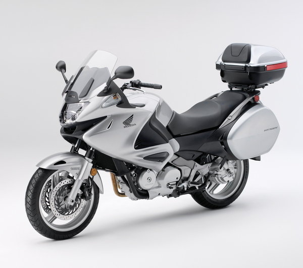 2010 Honda NT700V #8