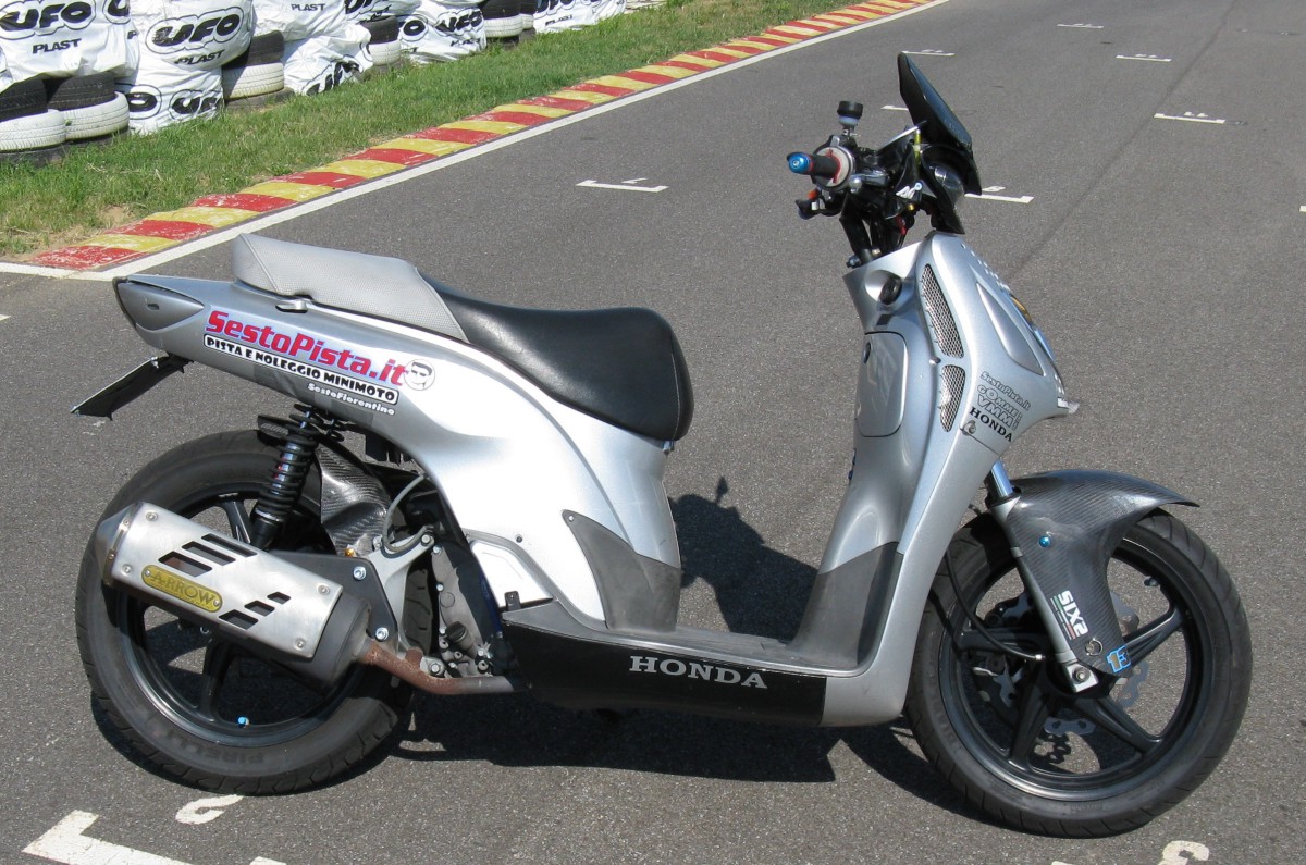 2002 Honda SH 150 #7