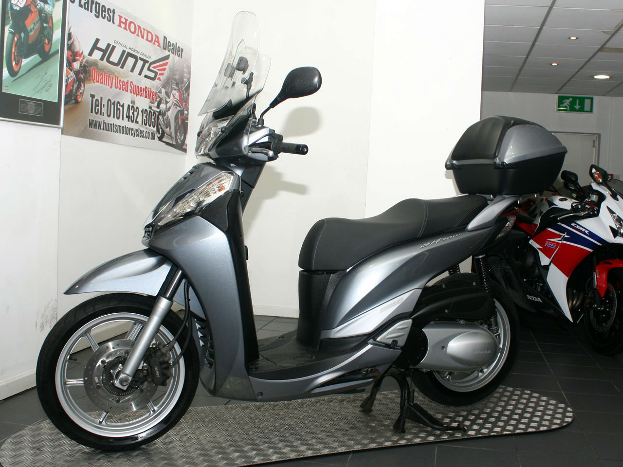 2010 Honda SH300i C-ABS #8