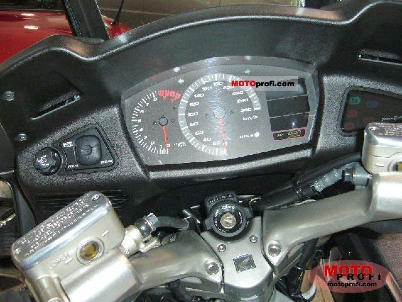 Honda ST1300 Pan-European ABS #9