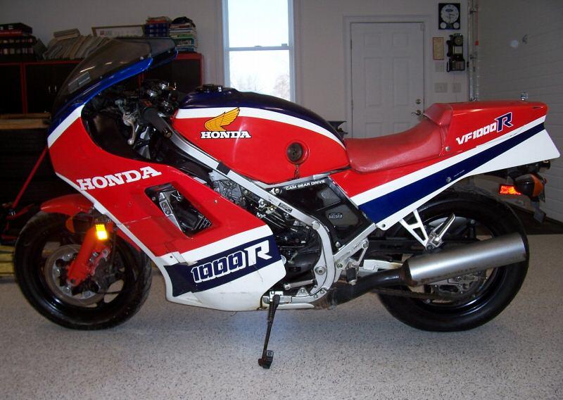 1985 Honda VF1000R #7