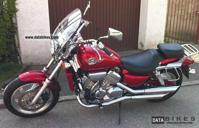 2000 Honda VF750C #9