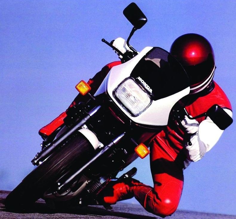 1990 Honda VF750F #8